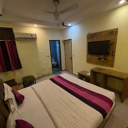 Hotel Golden Gate New Delhi Eksteriør bilde
