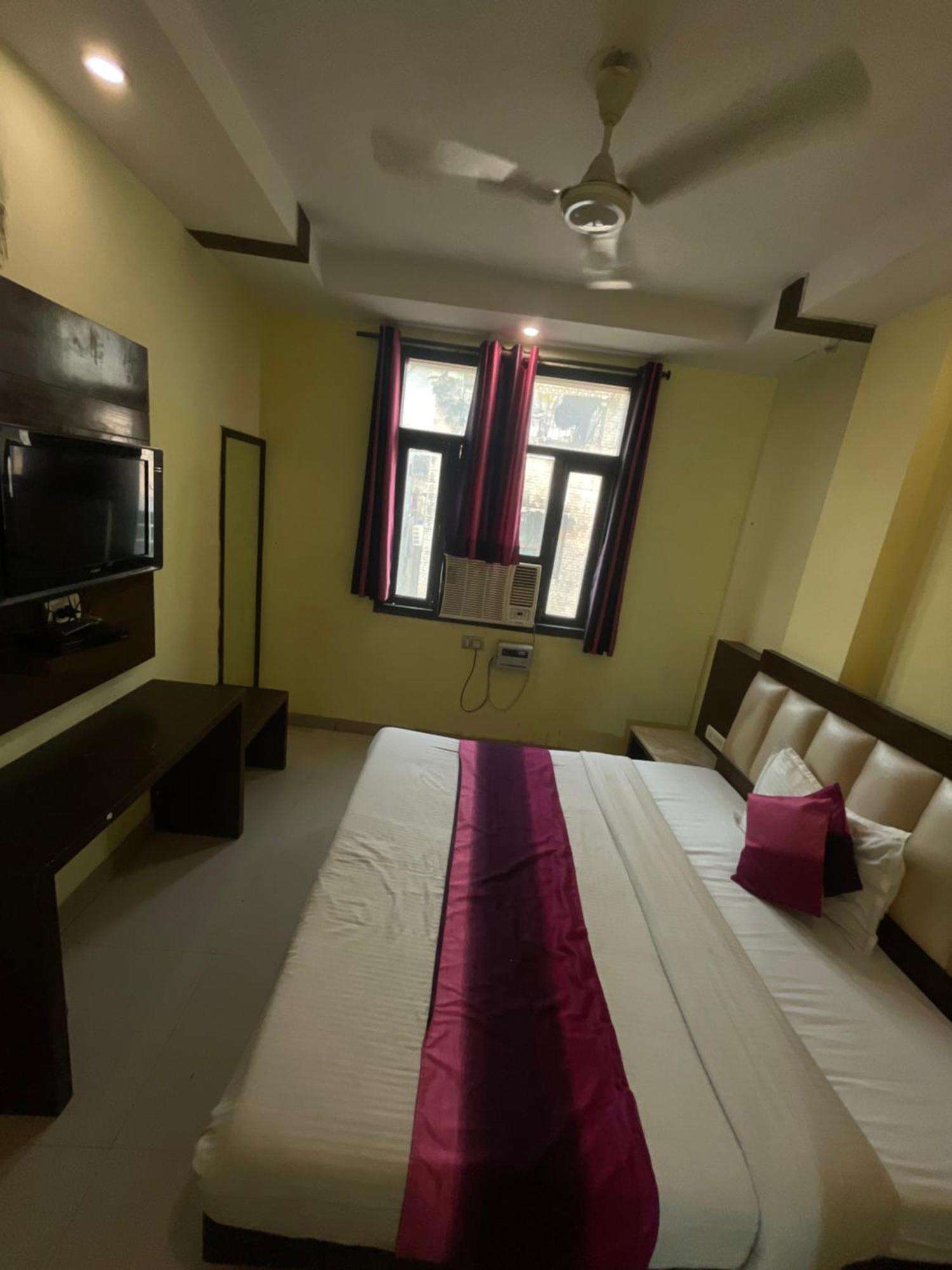 Hotel Golden Gate New Delhi Eksteriør bilde