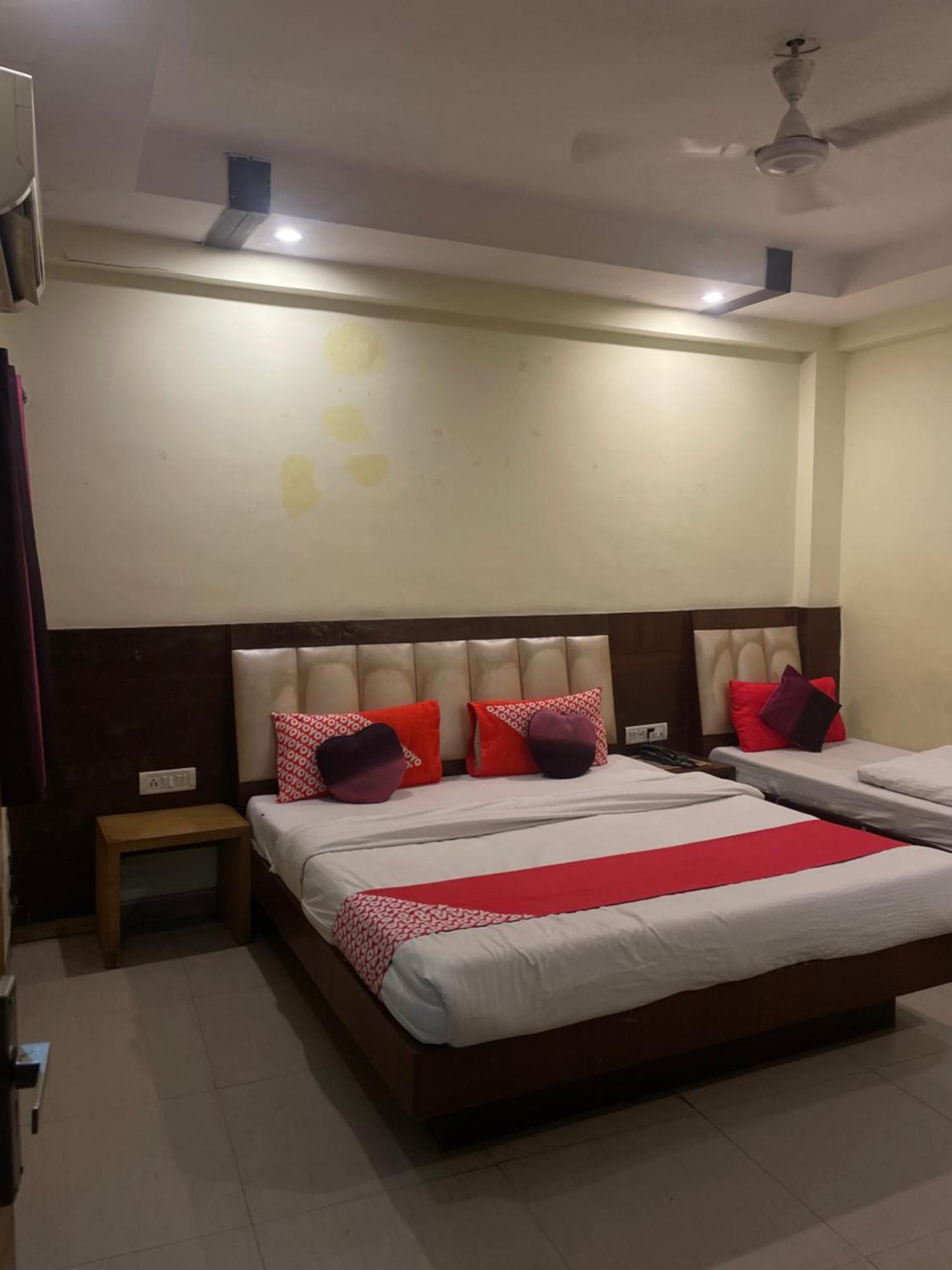 Hotel Golden Gate New Delhi Eksteriør bilde