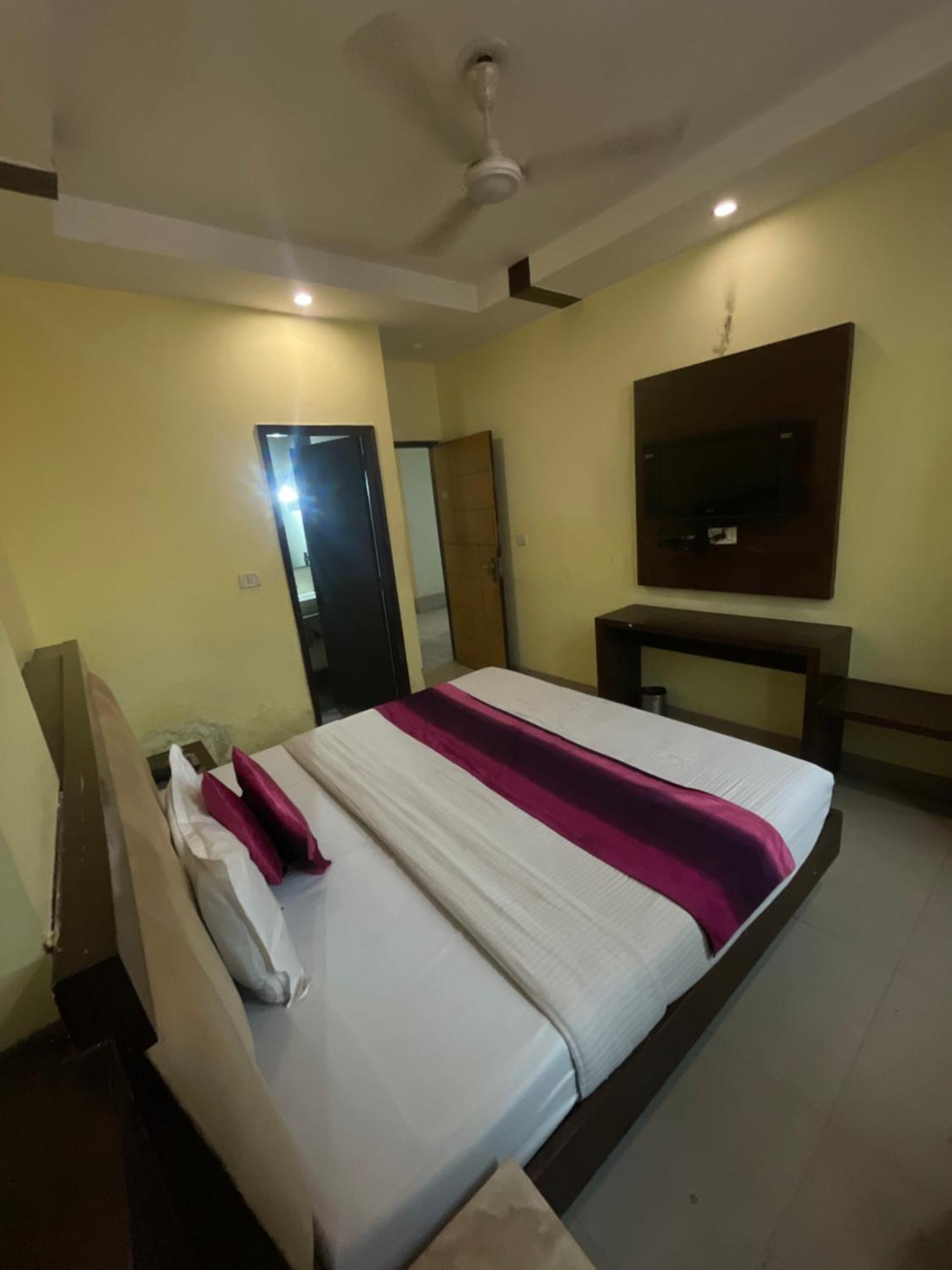 Hotel Golden Gate New Delhi Eksteriør bilde