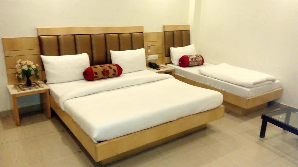 Hotel Golden Gate New Delhi Eksteriør bilde