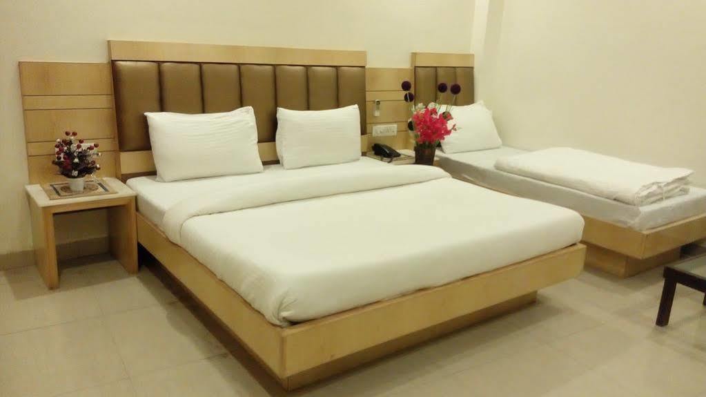 Hotel Golden Gate New Delhi Eksteriør bilde